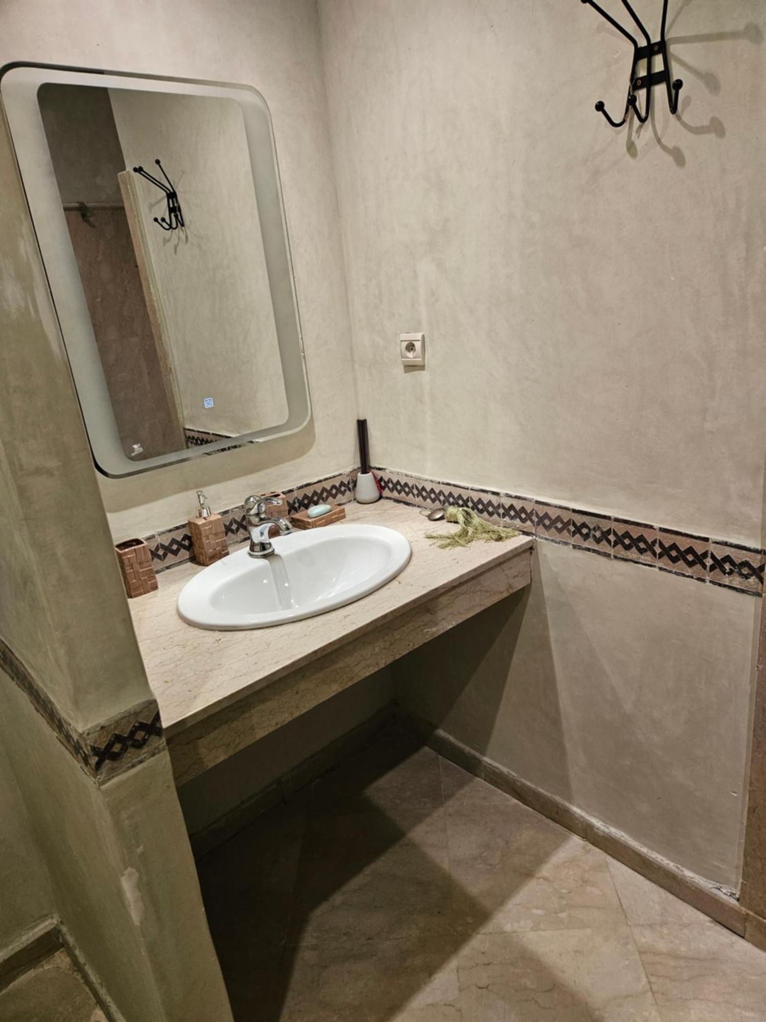 Charmant Duplex Au Coeur De Gueliz, Quartier Haut De Gamme De Marrakech マラケシュ エクステリア 写真